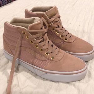 Women’s 7 pink vans